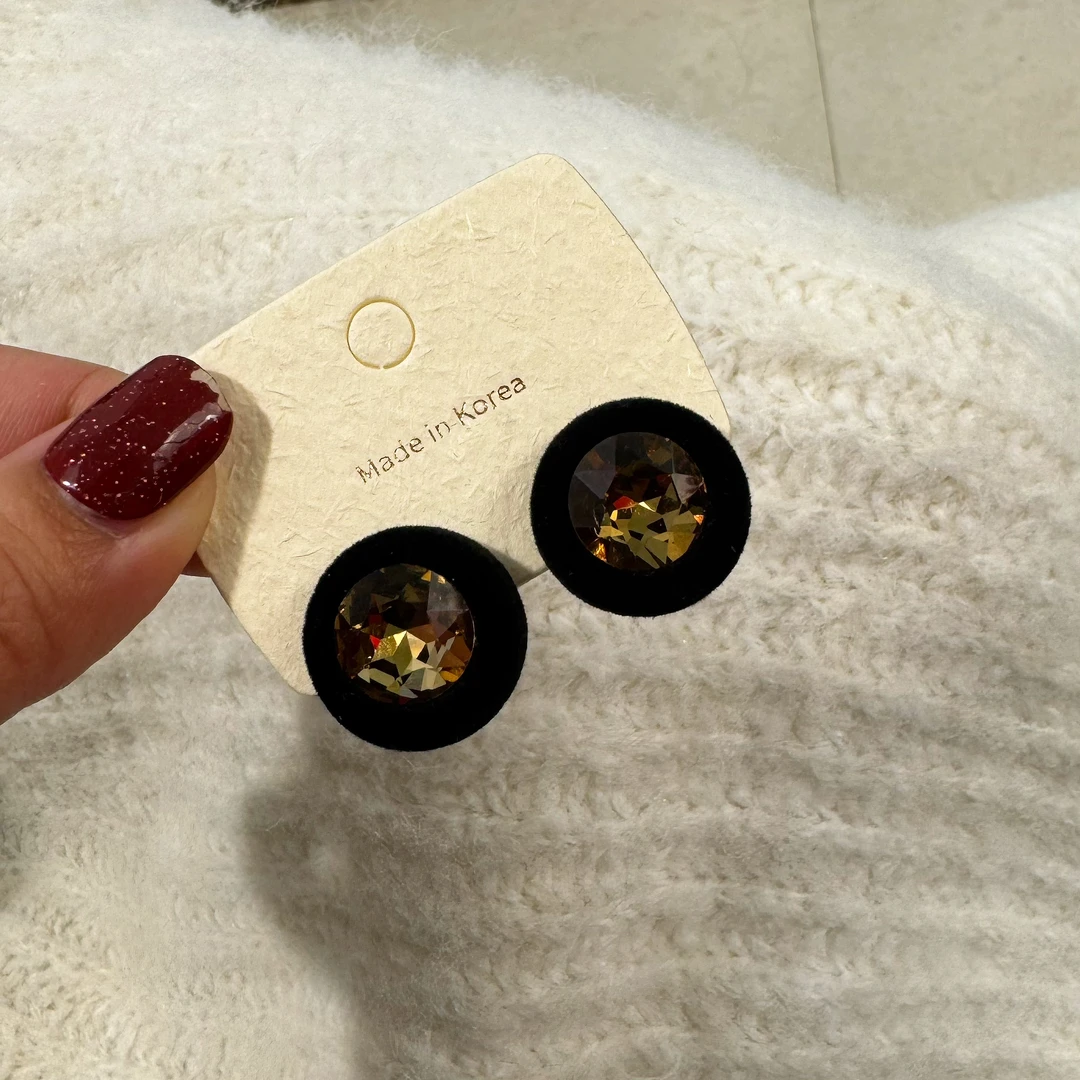 铜合金耳饰 精致植绒美拉德复古百搭ins风耳钉赫本风耳环 A224