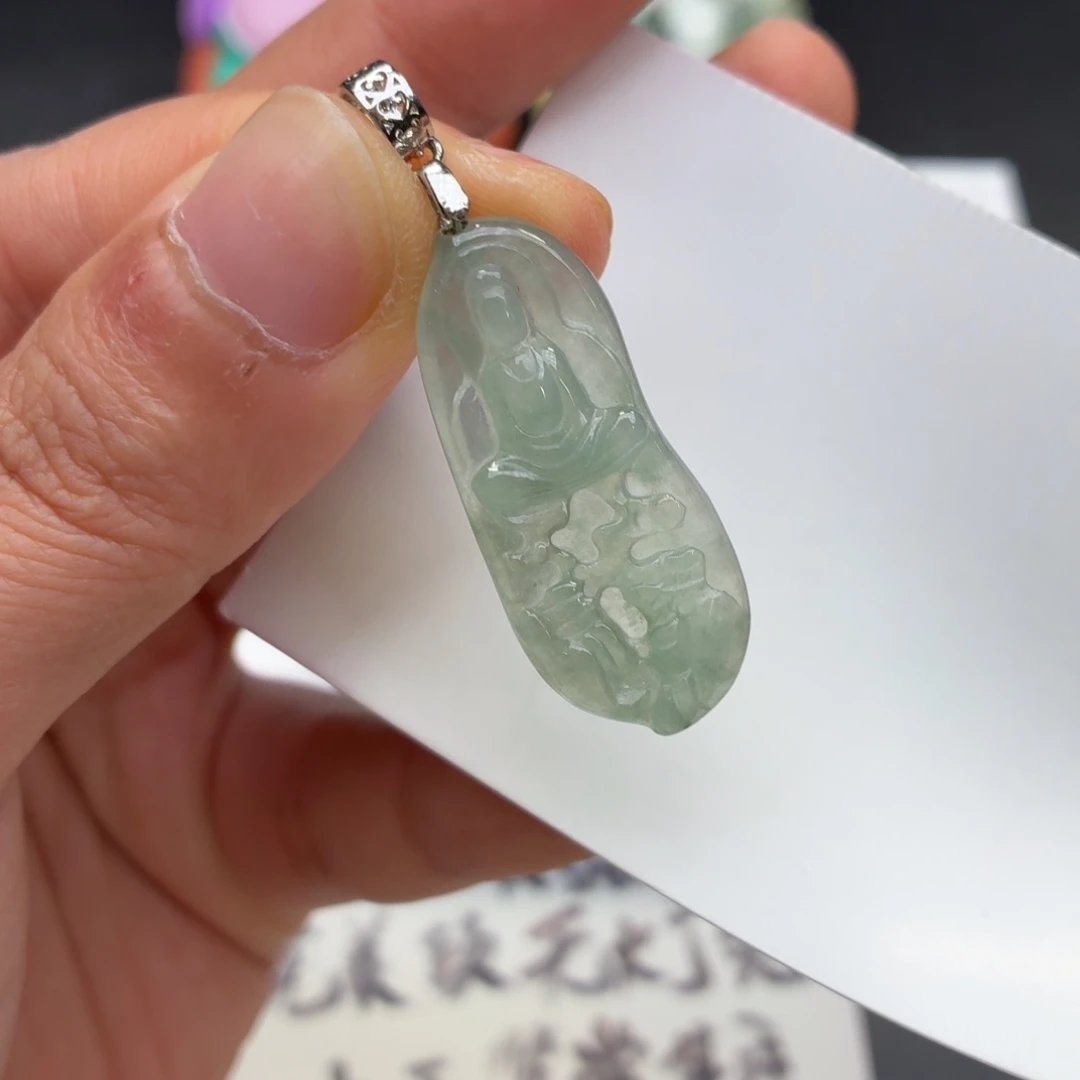 翡翠未镶嵌颈饰悟到