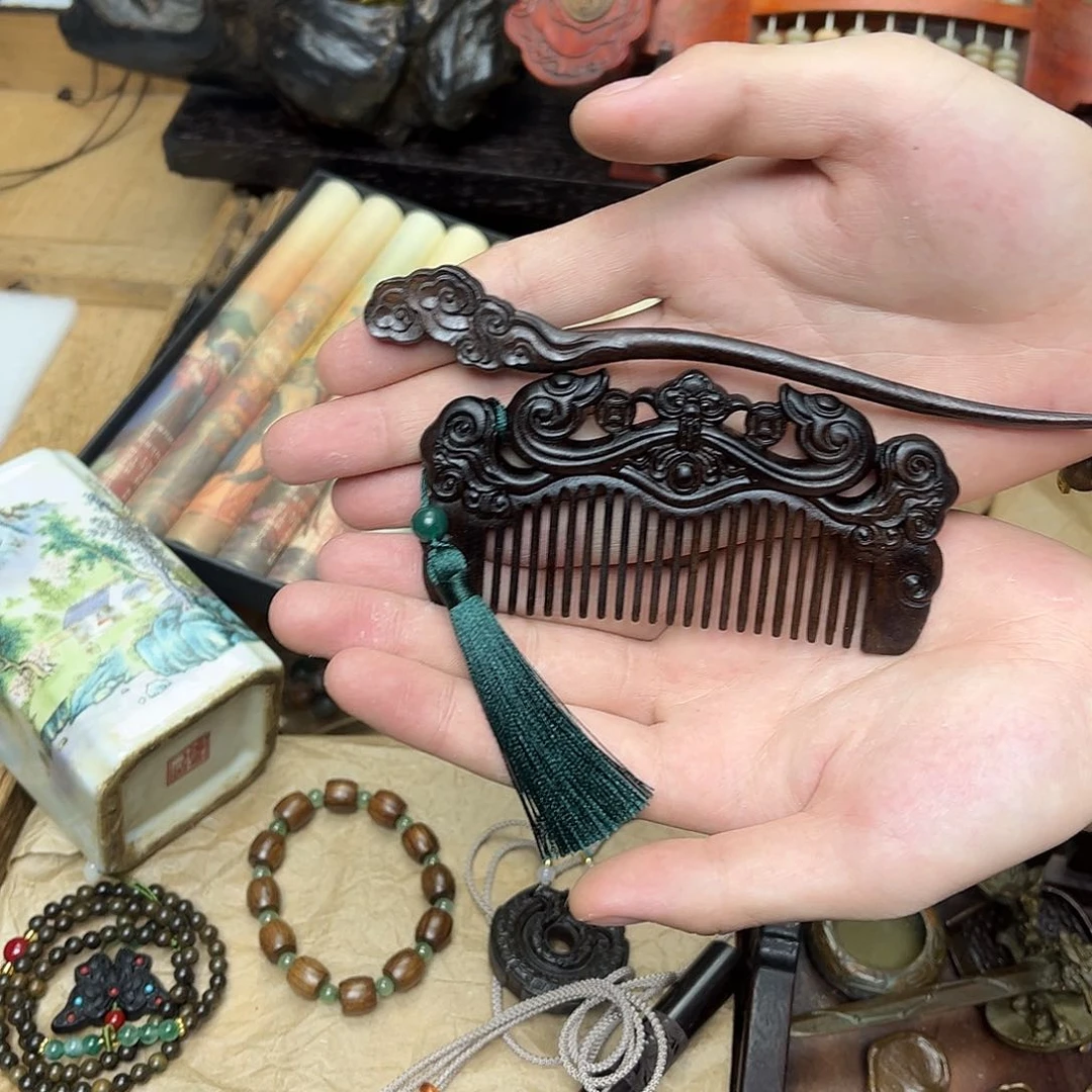 大叶紫檀（黑酸枝木类）