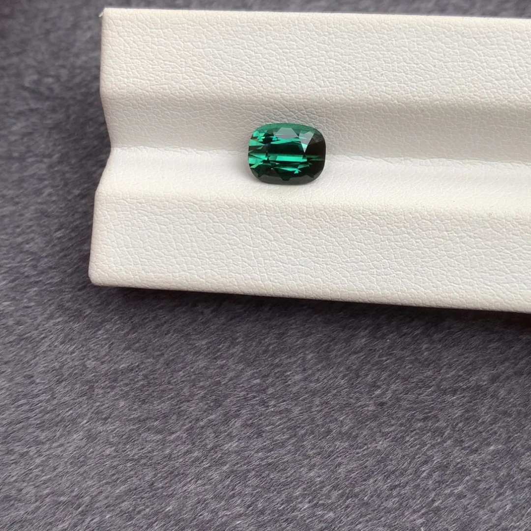 未镶嵌2.02ct碧玺