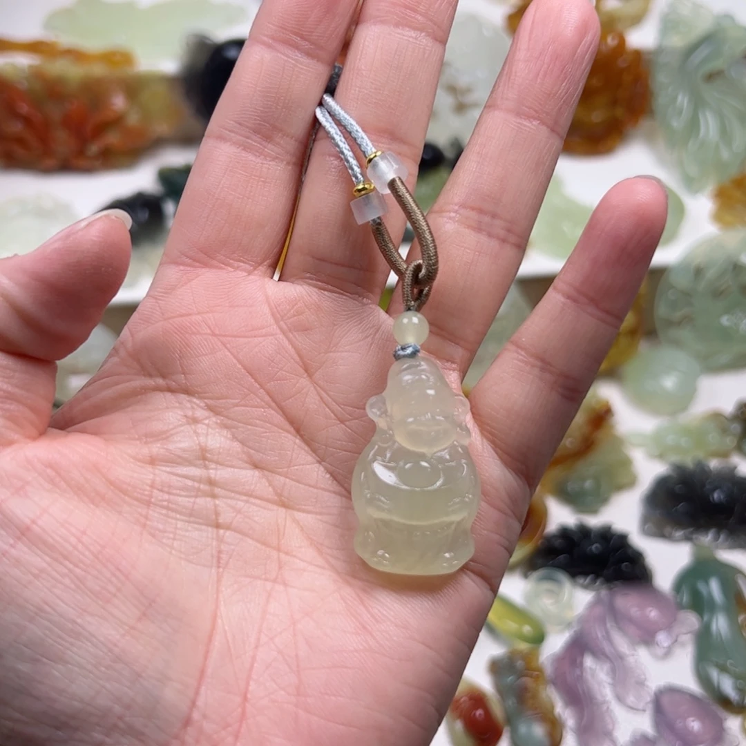 蛇纹石玉未镶嵌颈饰