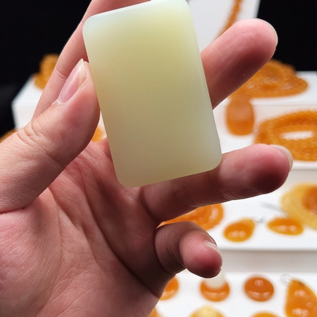石英质玉（缅黄）未镶嵌吊坠(赠链)