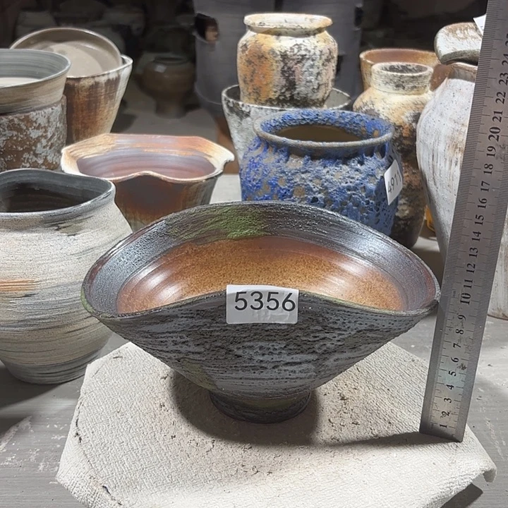 摆件高9.5，口22，无孔，5356