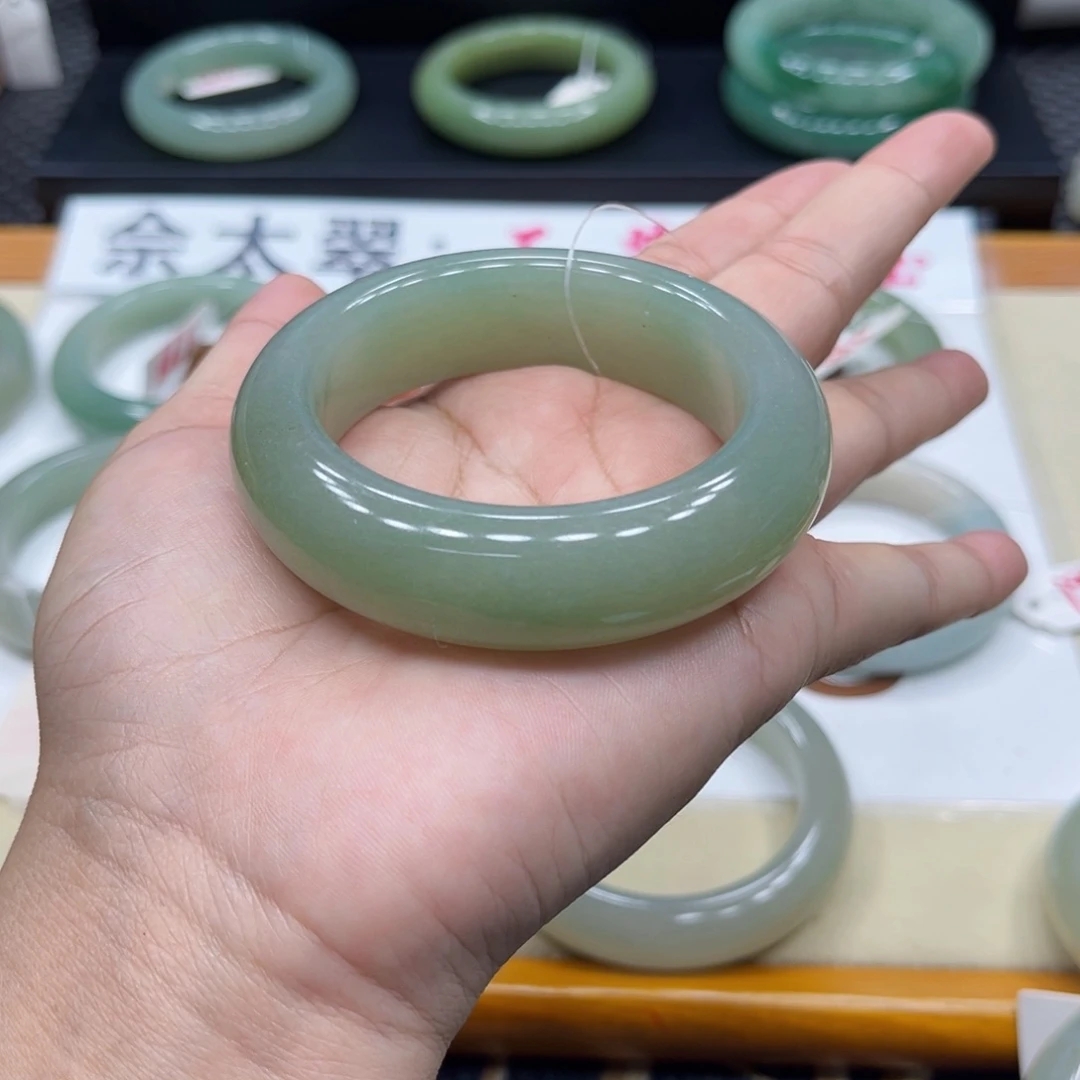 石英质玉手镯未镶嵌H*、