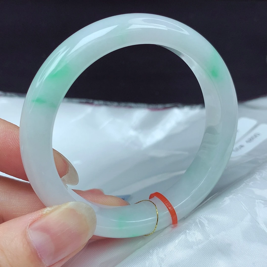 翡翠手镯未镶嵌55圈323