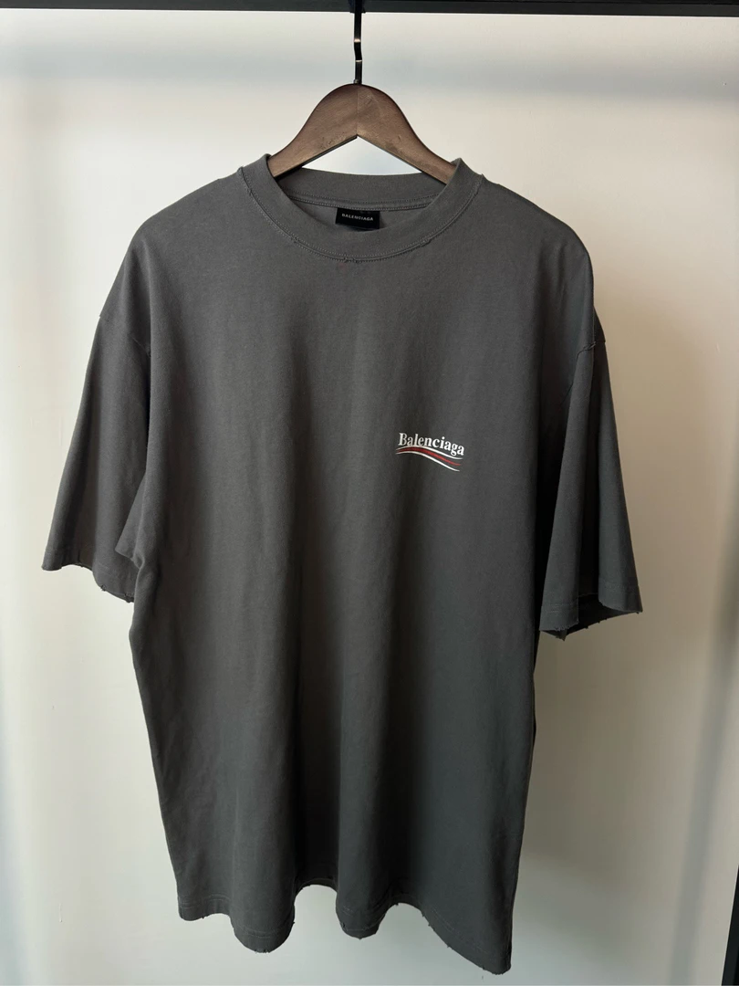 全新未使用 Balenciaga/巴黎世家 新款水泥灰可乐短袖/M24113010