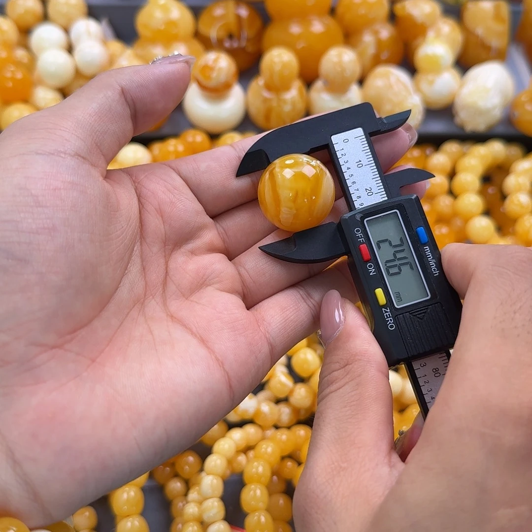 蜜蜡未镶嵌珠宝奇石