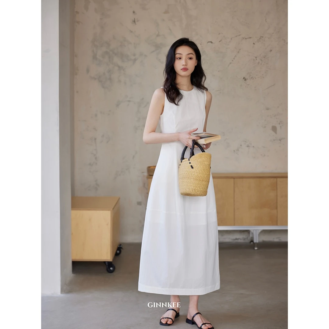 法式无袖白色连衣裙裙子女夏拼接收腰衣服黑色领证背心裙花苞长裙