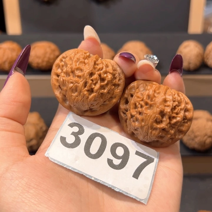 桃核吊坠宫灯文玩核桃