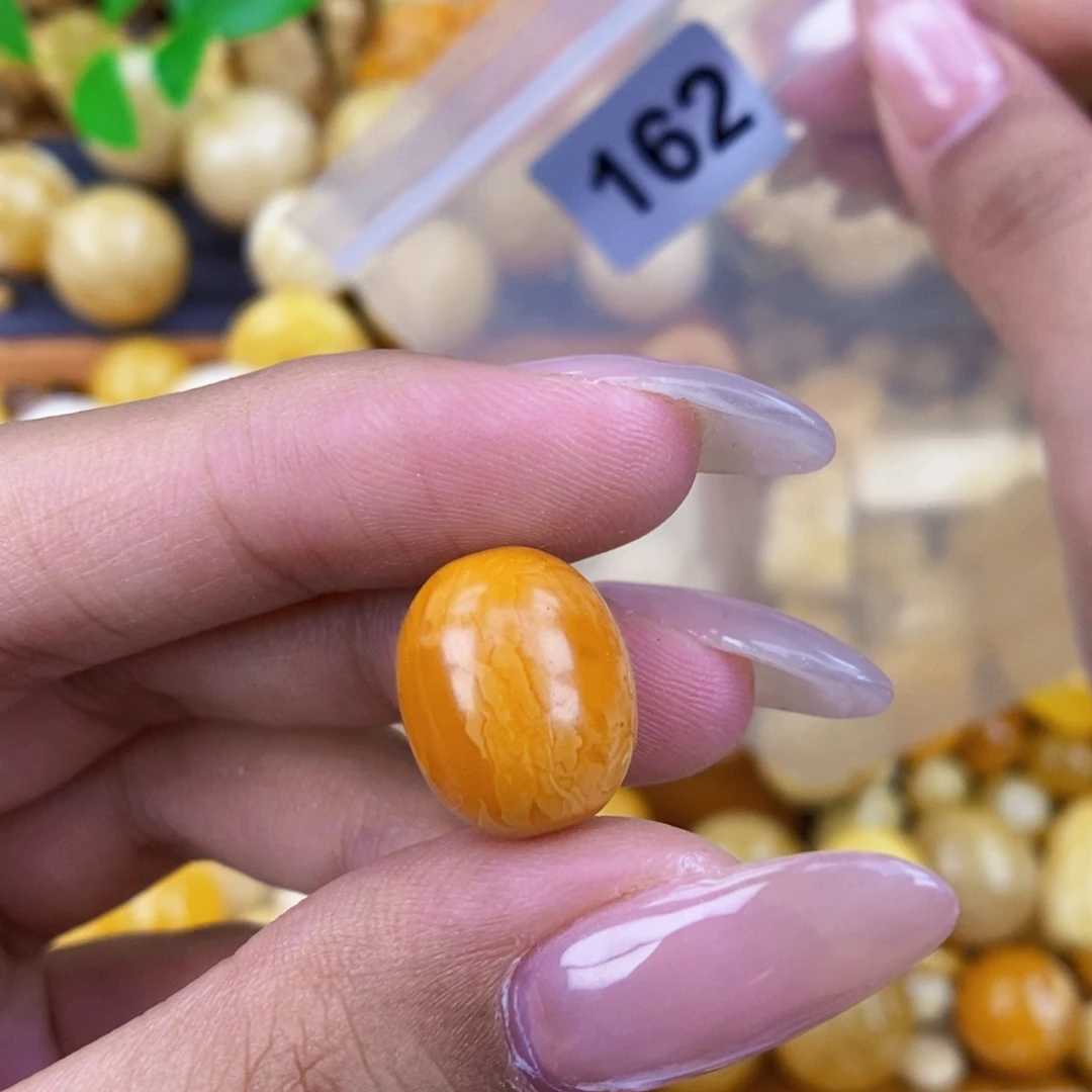 未镶嵌琥珀珠宝奇石