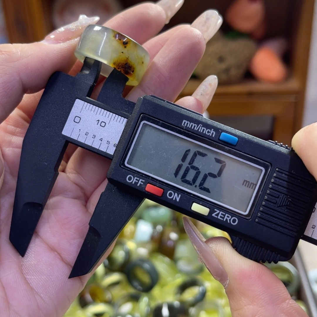 蛇纹石玉未镶嵌手镯73