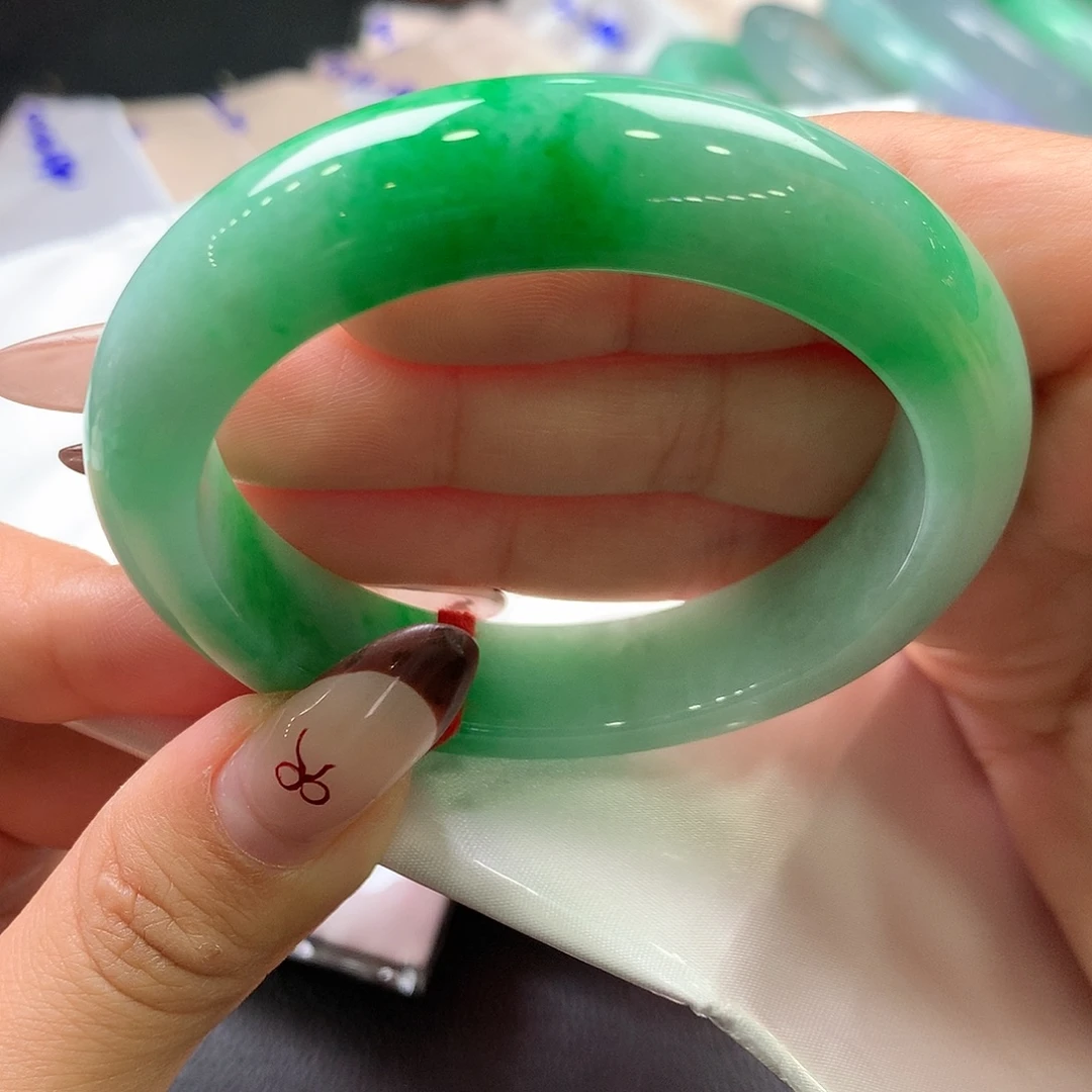 翡翠未镶嵌手镯16号