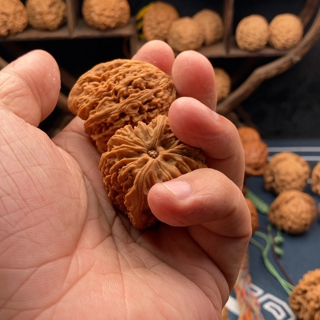 文玩核桃把件阳***眼38全品凹底天残腿南疆石