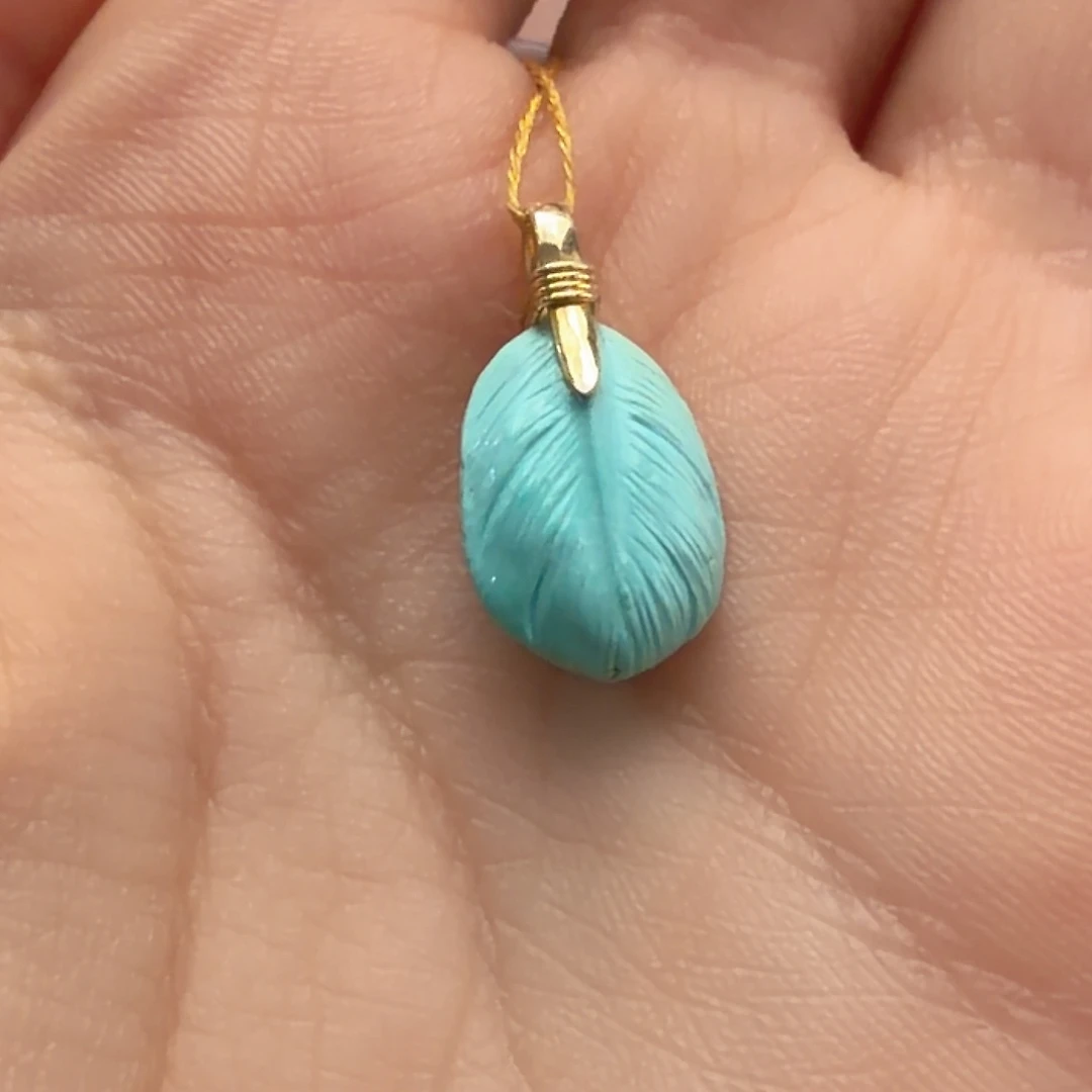 绿松石未镶嵌颈饰