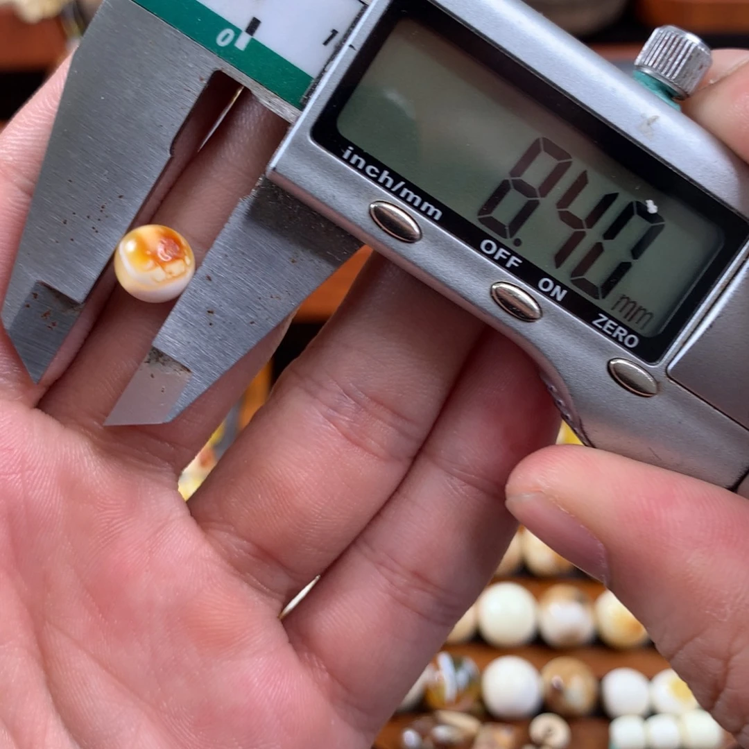 琥珀未镶嵌珠宝奇石漆瓷白橘红彩蜜蜡圆珠8.4mm