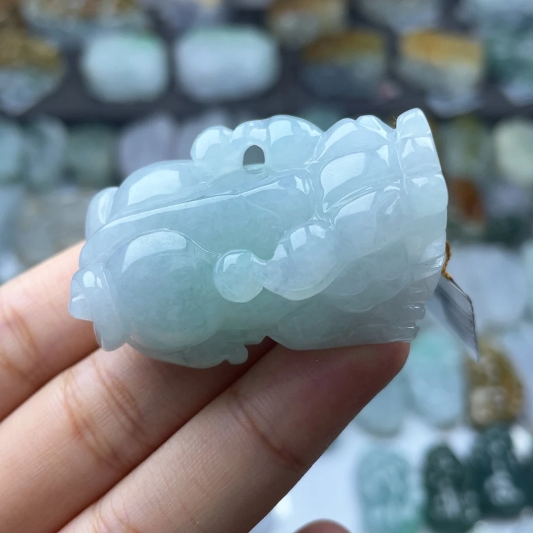 颈饰未镶嵌翡翠貔貅