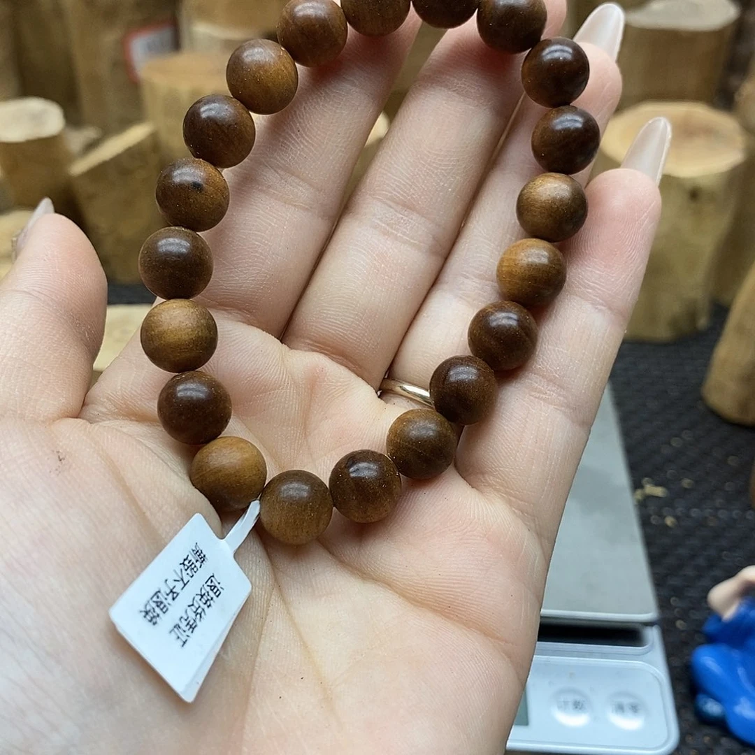 木x***6老山檀香1.2单圈木料