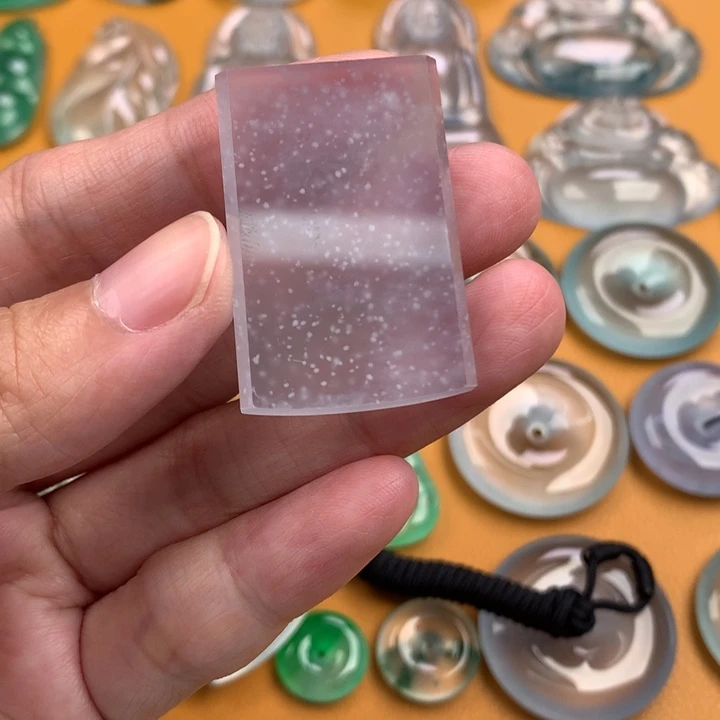 颈饰未镶嵌翡翠…..