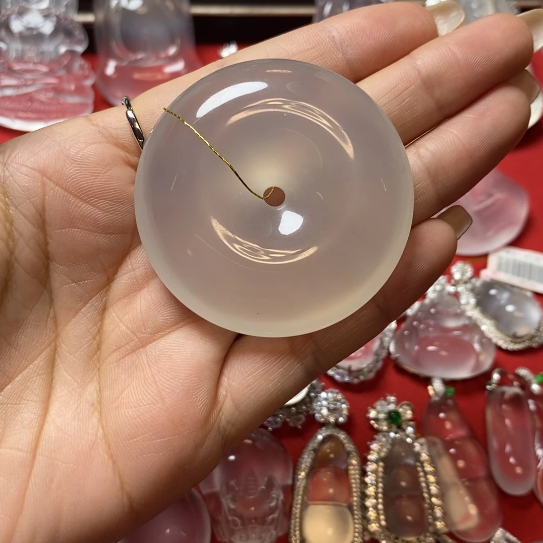 田***强石英质玉未镶嵌吊坠