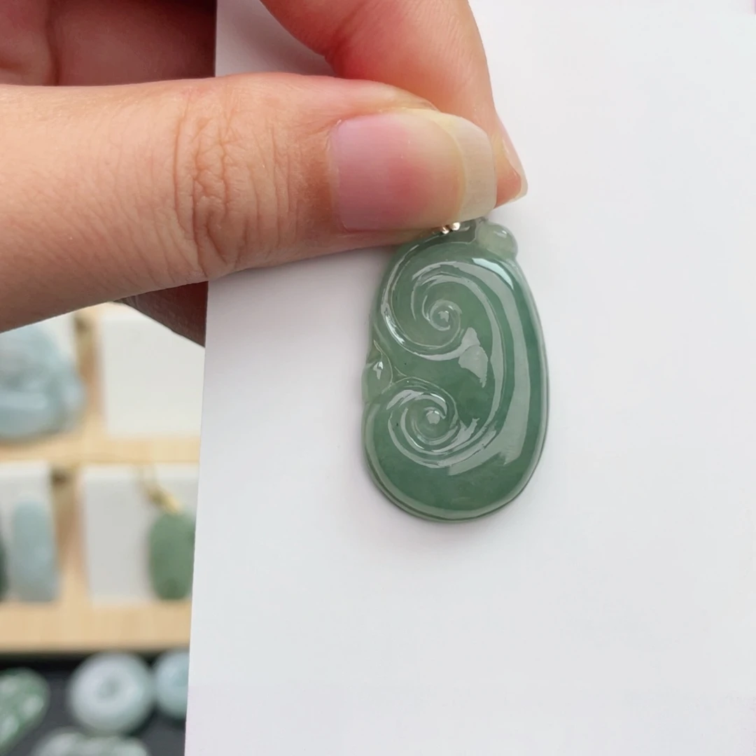 颈饰未镶嵌翡翠如意