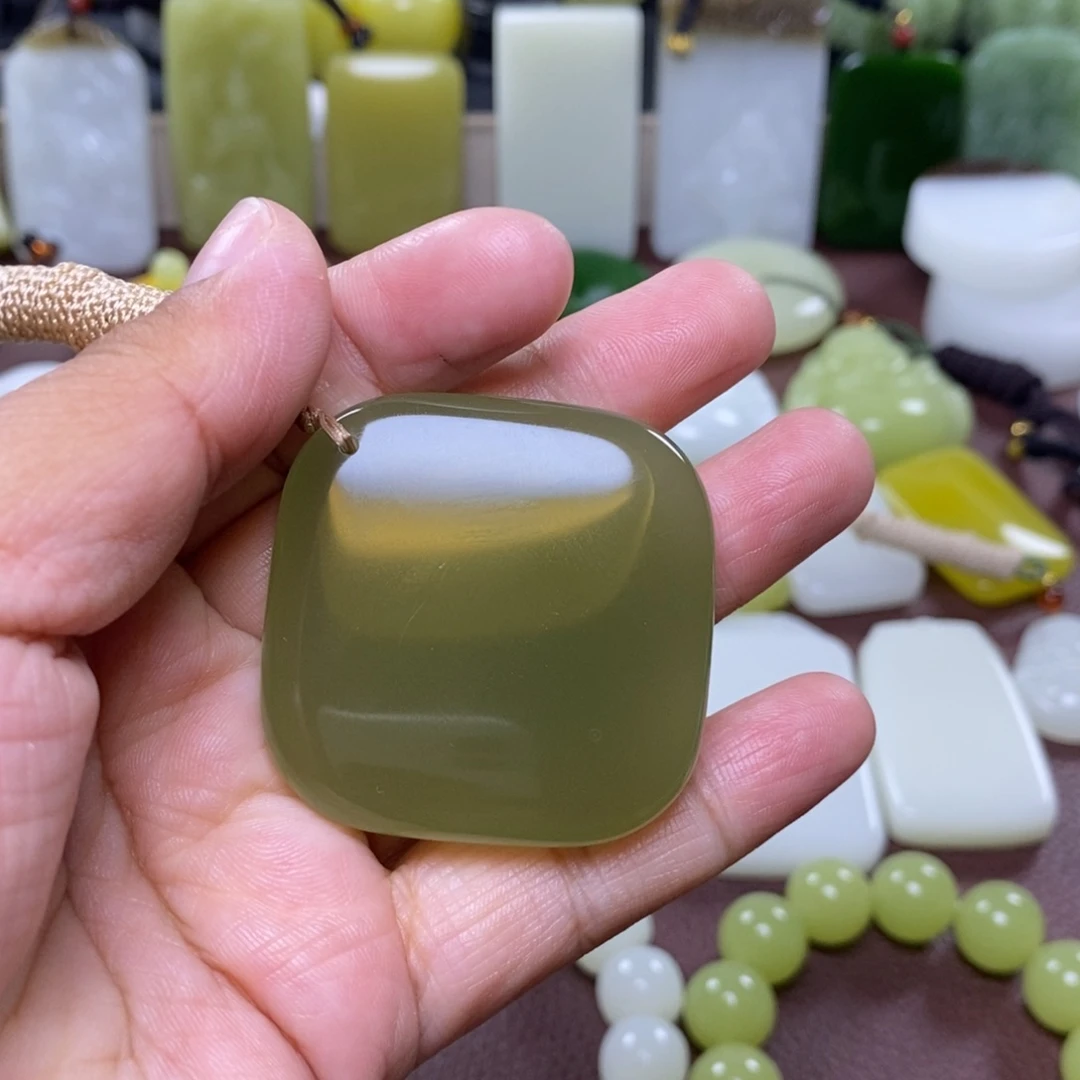 和田玉未镶嵌挂件