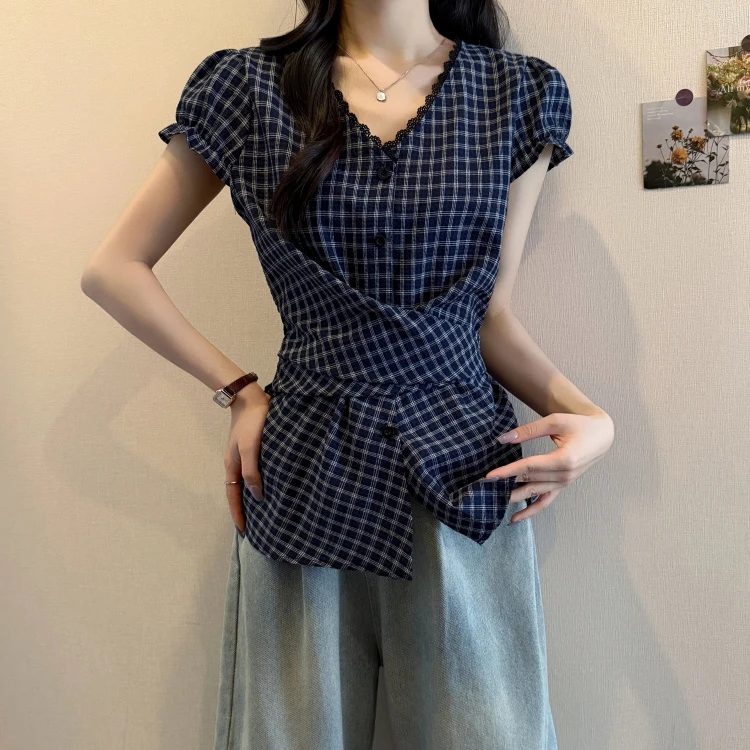 蕾丝边V领格子衬衫短袖T恤女2025新款夏季微胖2025漂亮时髦上衣女