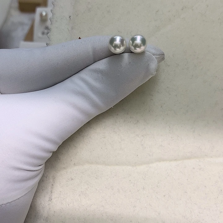 18K金镶嵌海水珍珠耳钉7.5-8