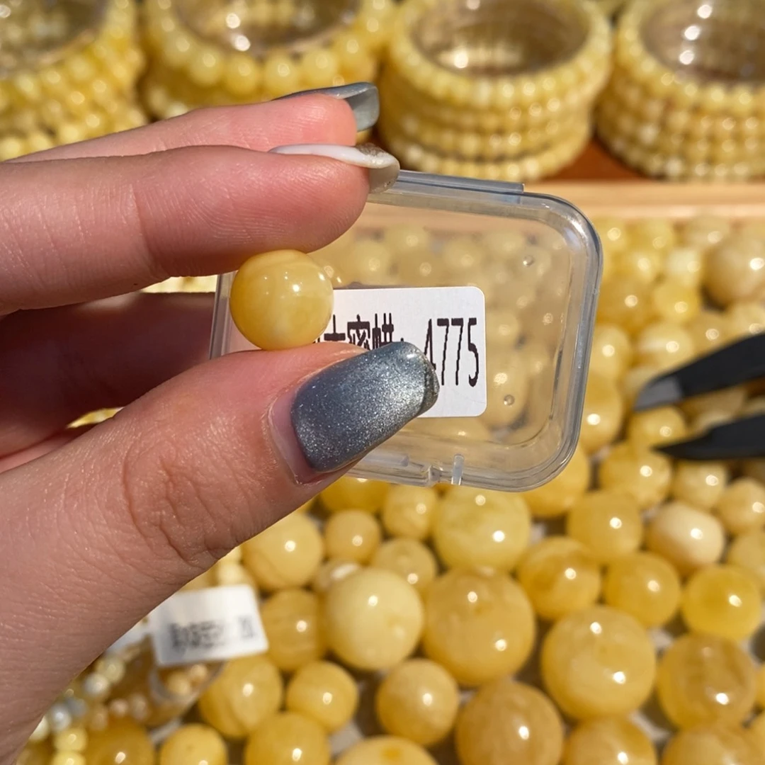 未镶嵌琥珀珠宝奇石4775