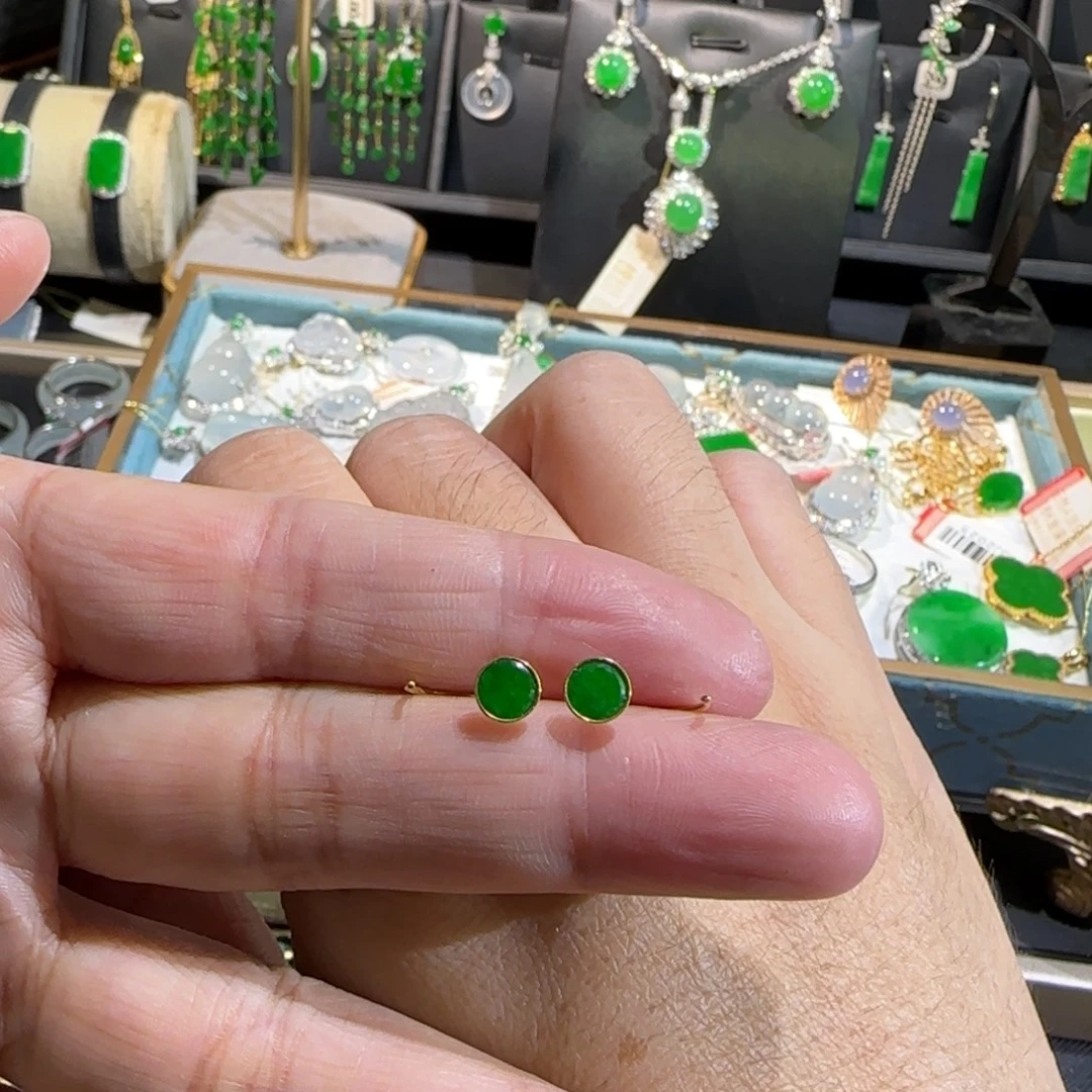 翡翠18K金镶嵌颈饰耳钉