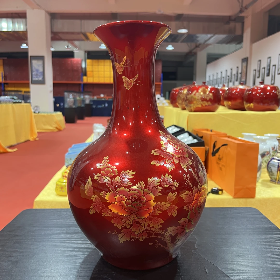 红色水晶釉牡丹赏瓶