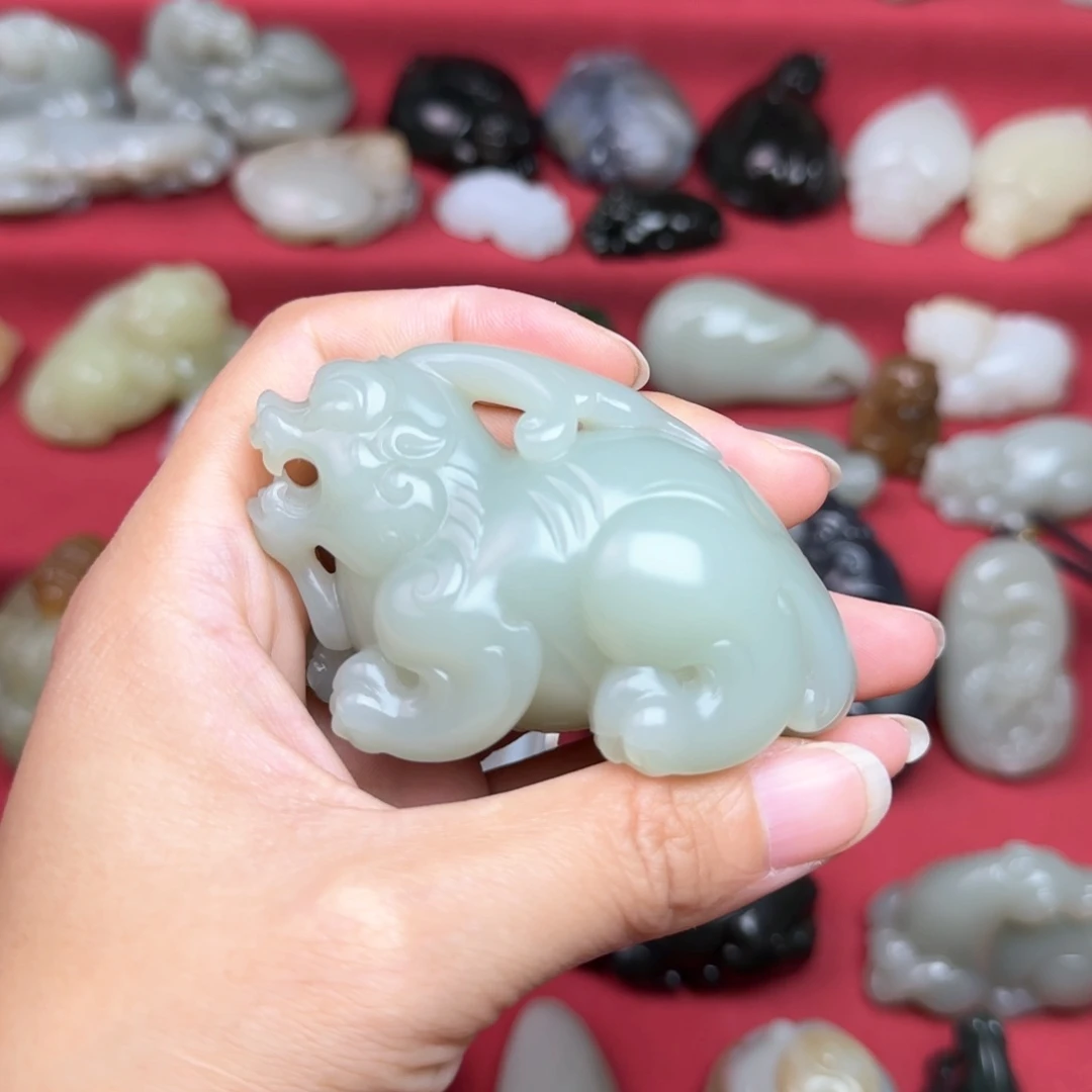 未镶嵌和田玉（青玉）把件