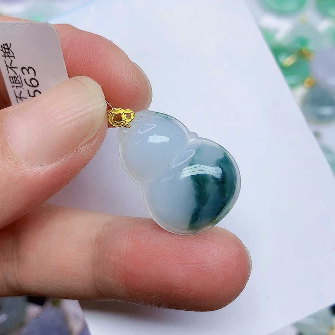 翡翠18K金镶嵌颈饰3677899