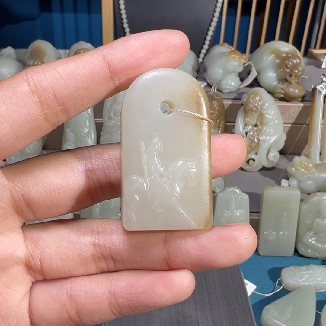 和田玉（糖玉）未镶嵌颈饰