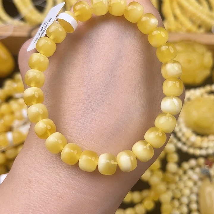 琥珀未镶嵌颈饰琥珀