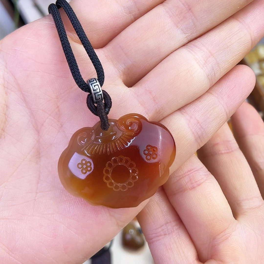 未镶嵌琥珀珠宝奇石