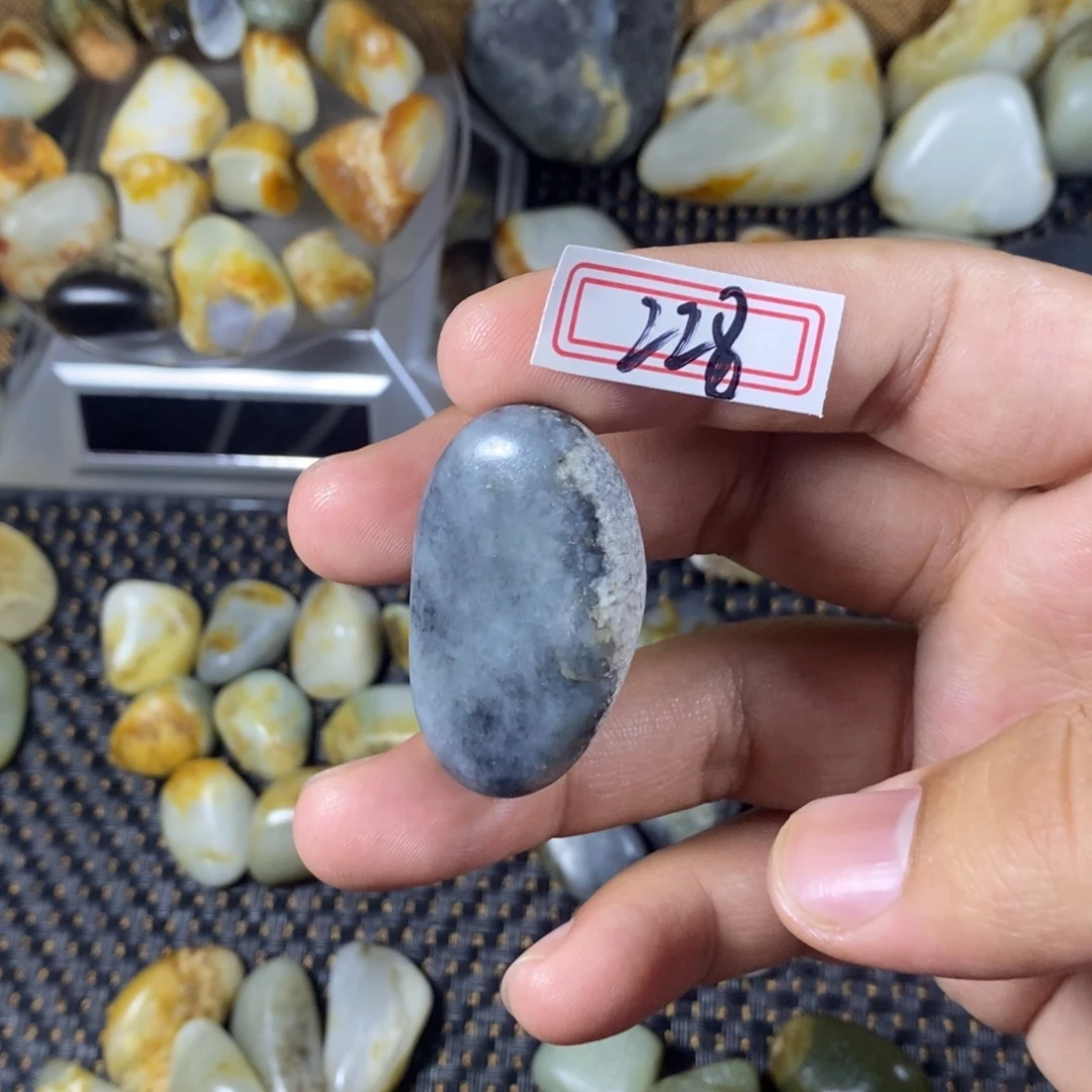 和田玉（糖玉）未镶嵌挂件