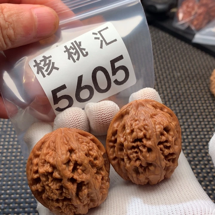 文玩核桃吊坠凤凰台40