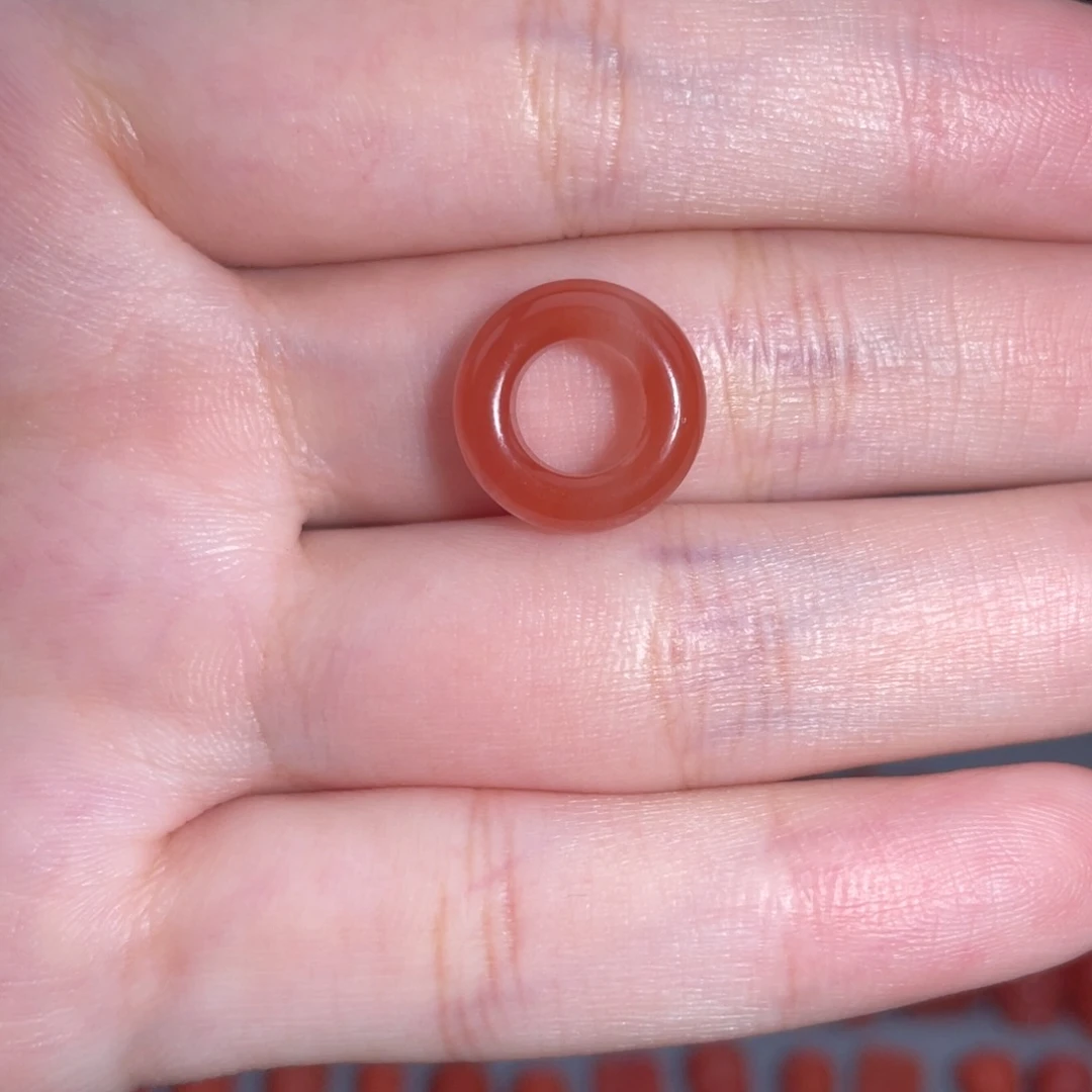未镶嵌冰飘跑环7.3mm南红玛瑙