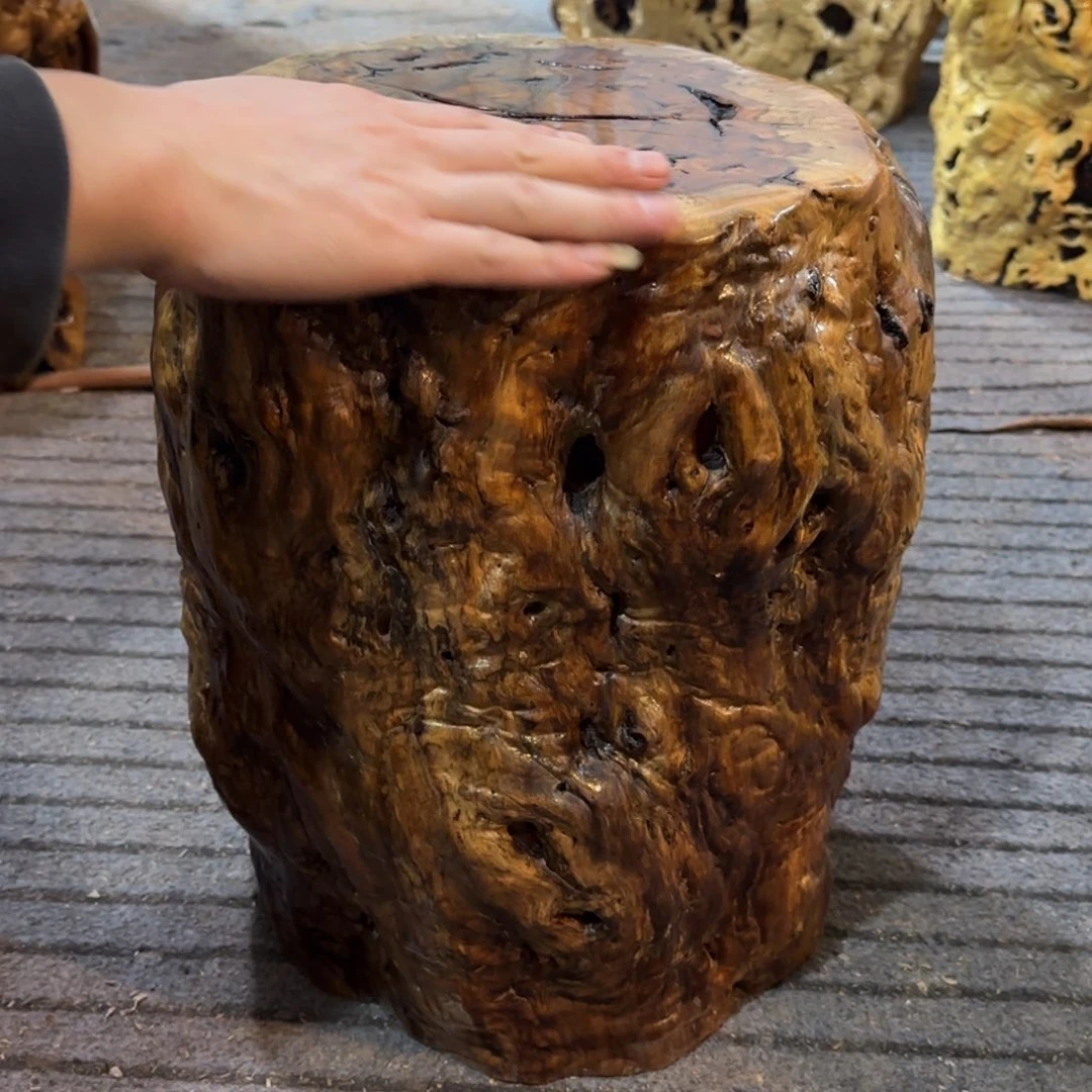 冰***角龙纹鸡心枣木手工艺品