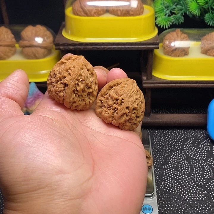 文玩核桃吊坠小天残南疆38