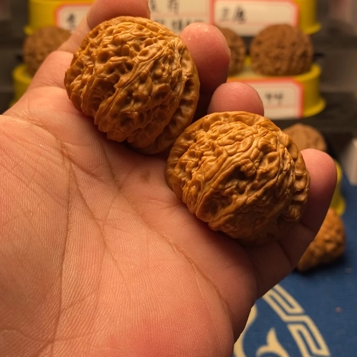 吊坠文玩核桃41刮尖闷白