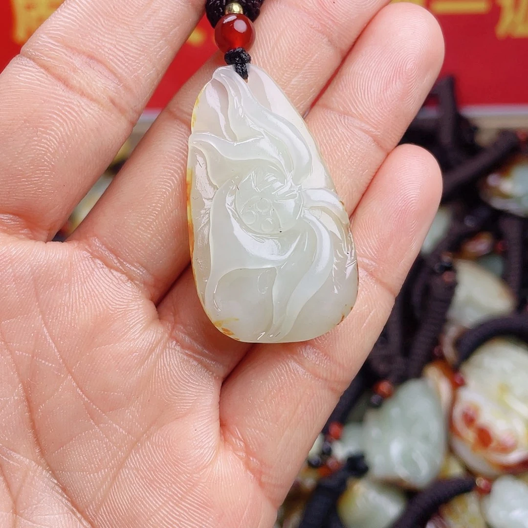 和田玉颈饰未镶嵌