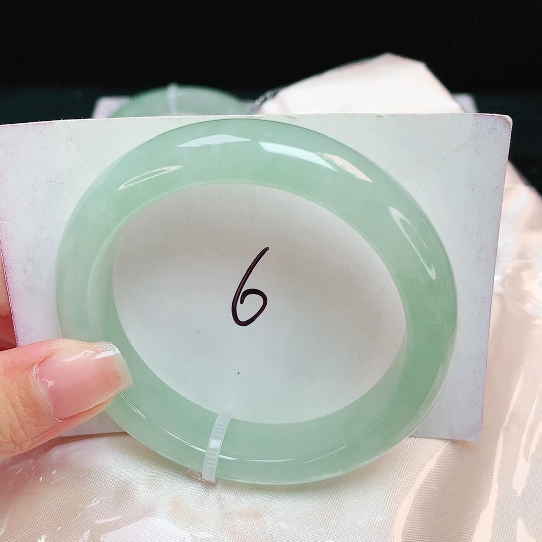 翡翠未镶嵌手镯正圈54