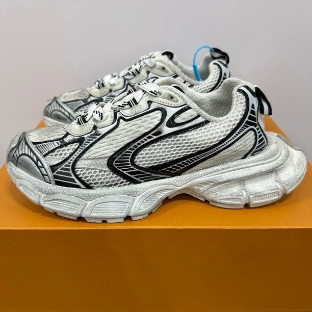 95新 Balenciaga/巴黎世家 39码 3XL 白色做旧 低帮老爹鞋