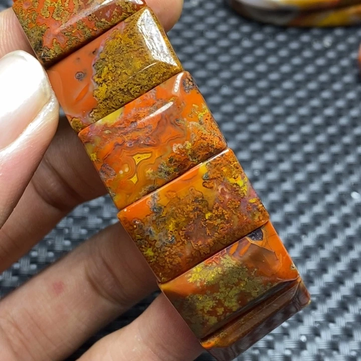 玛瑙/玉髓颈饰未镶嵌g****o