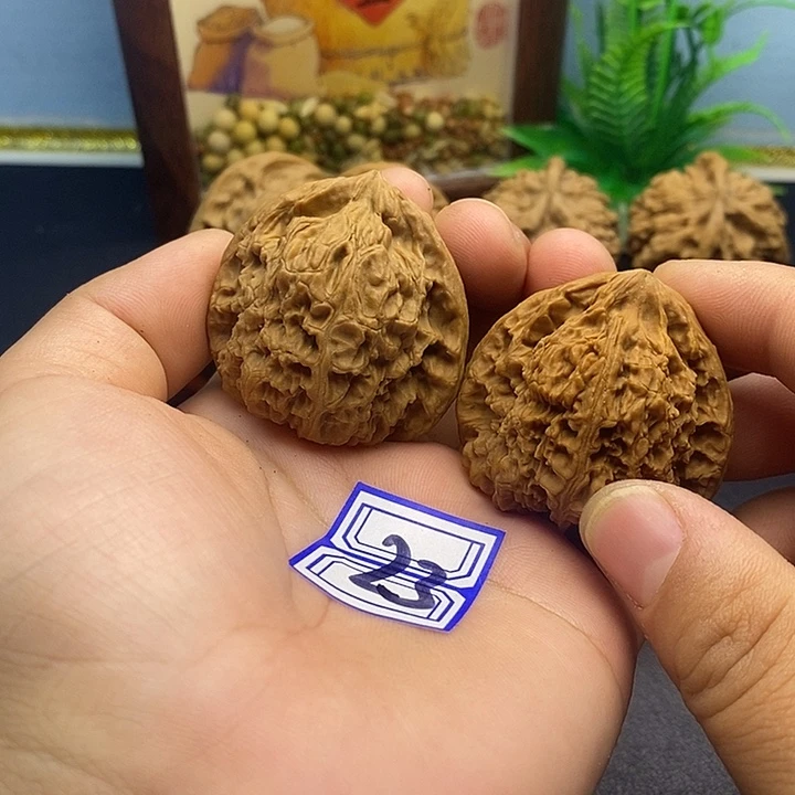 文玩核桃把件40三角疆