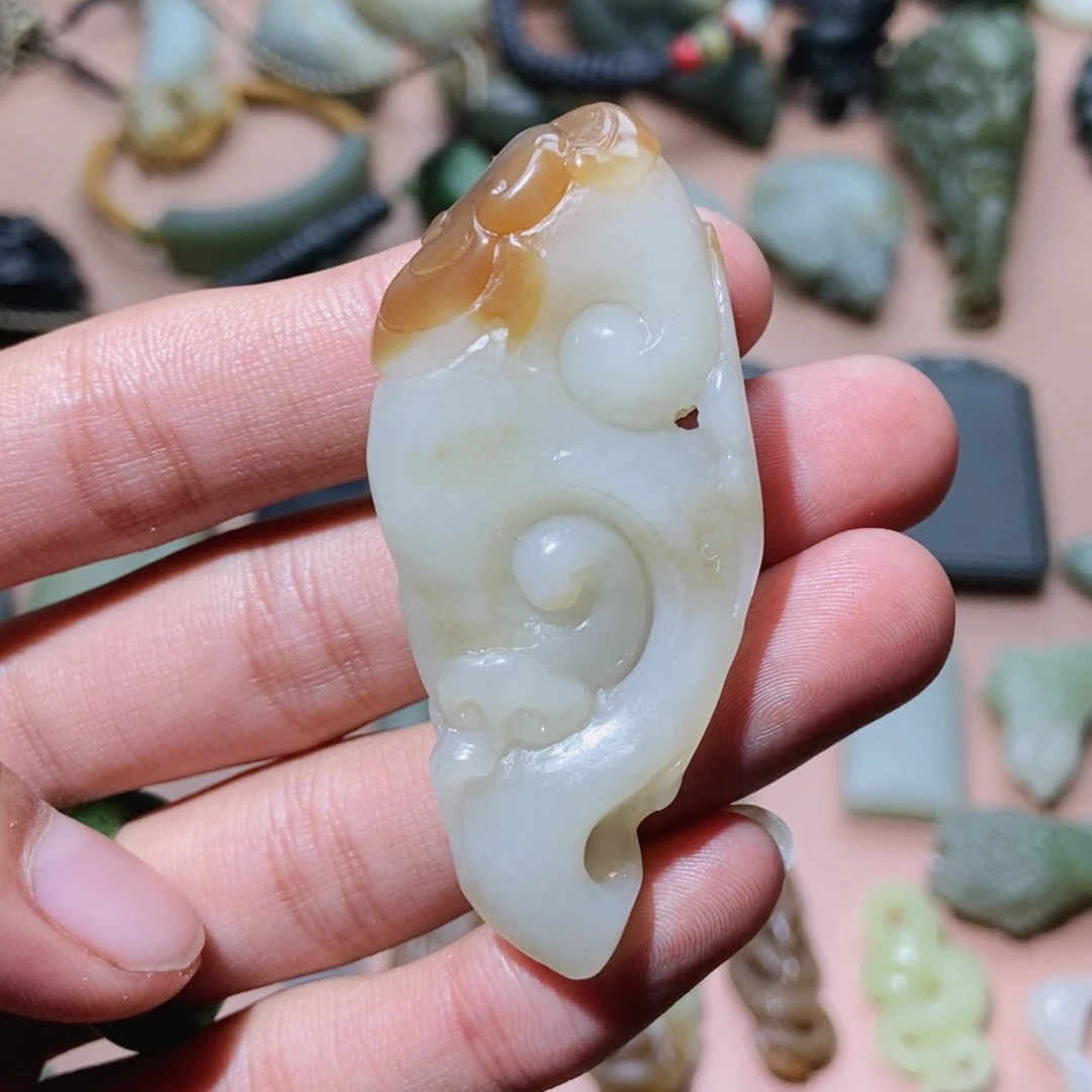 和田玉颈饰未镶嵌