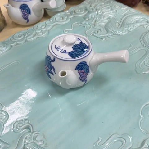 瓶瑕疵瓷片。。。。。。。。。。。。。。。。。