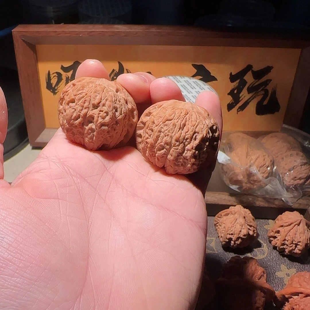 问***寒吊坠文玩核桃血麒麟