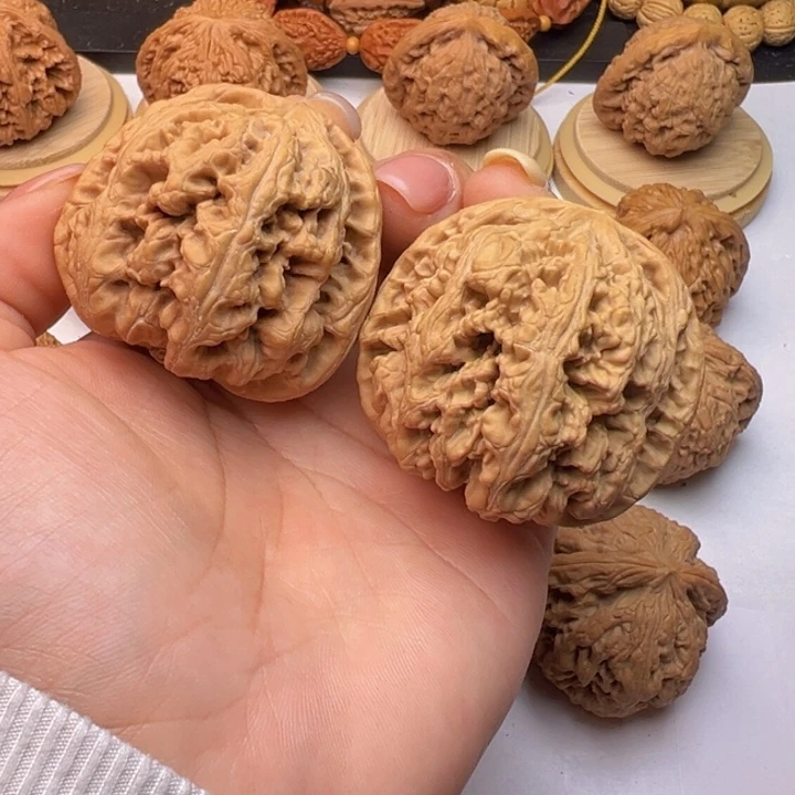 文玩核桃把件粗筋44